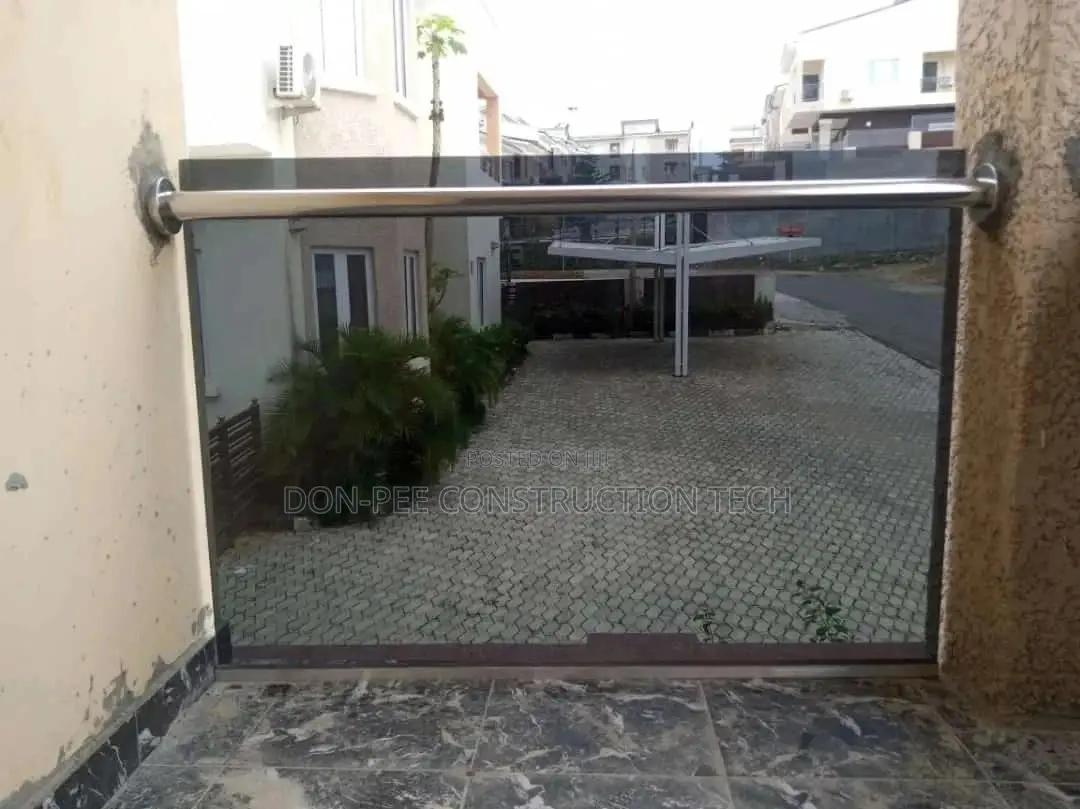 Frameless Glass Backony Handrail