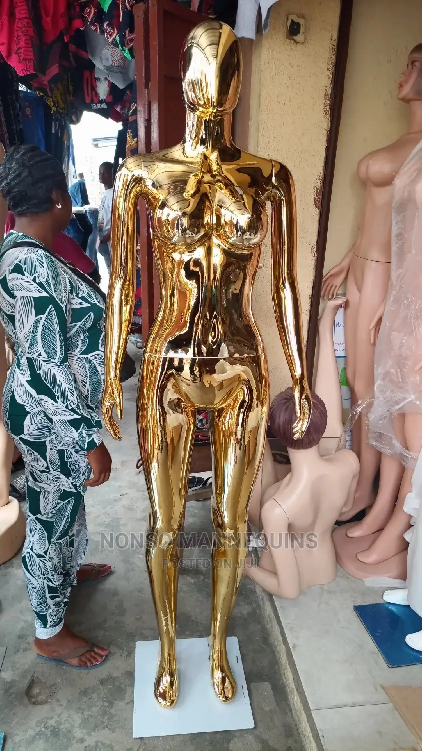 Size 10 Straight Pose Gold Female Faceless Mannequin