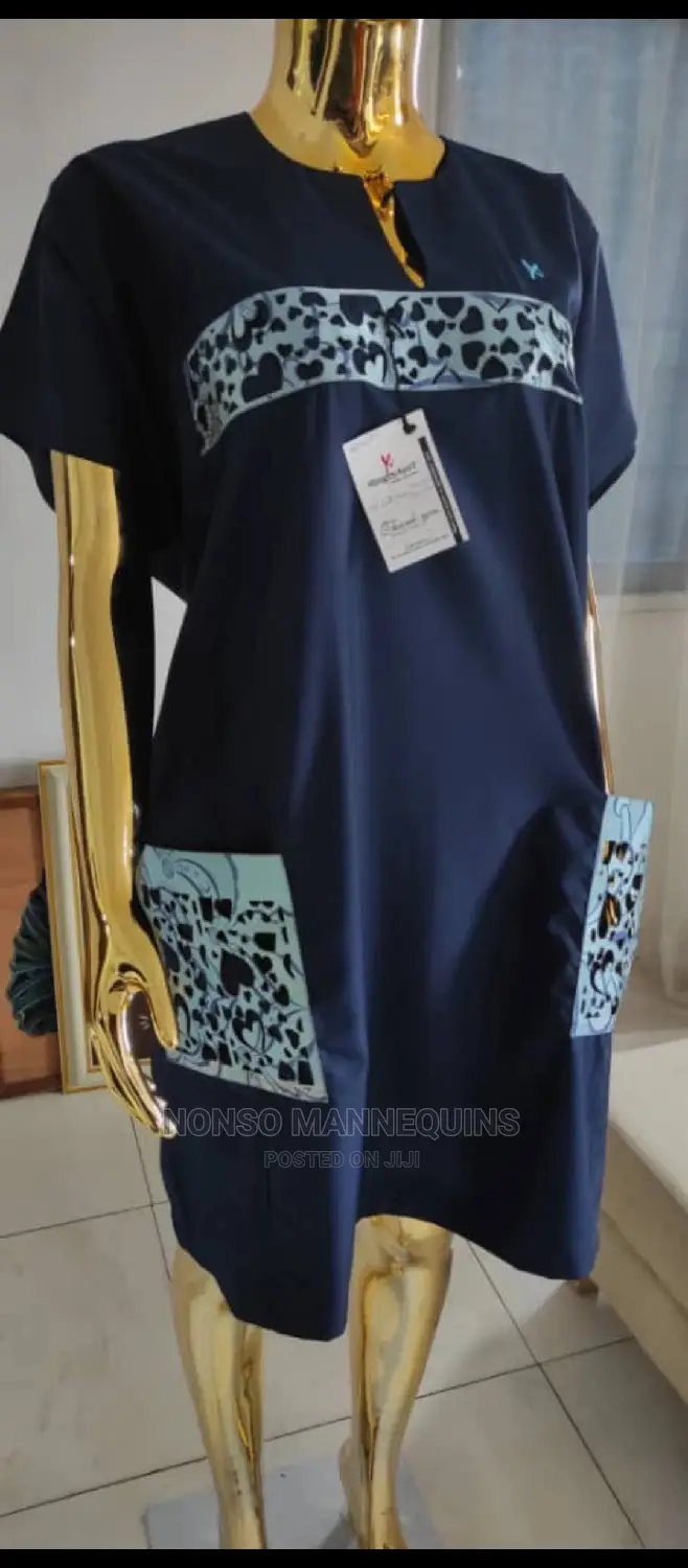Size 10 Straight Pose Gold Female Faceless Mannequin