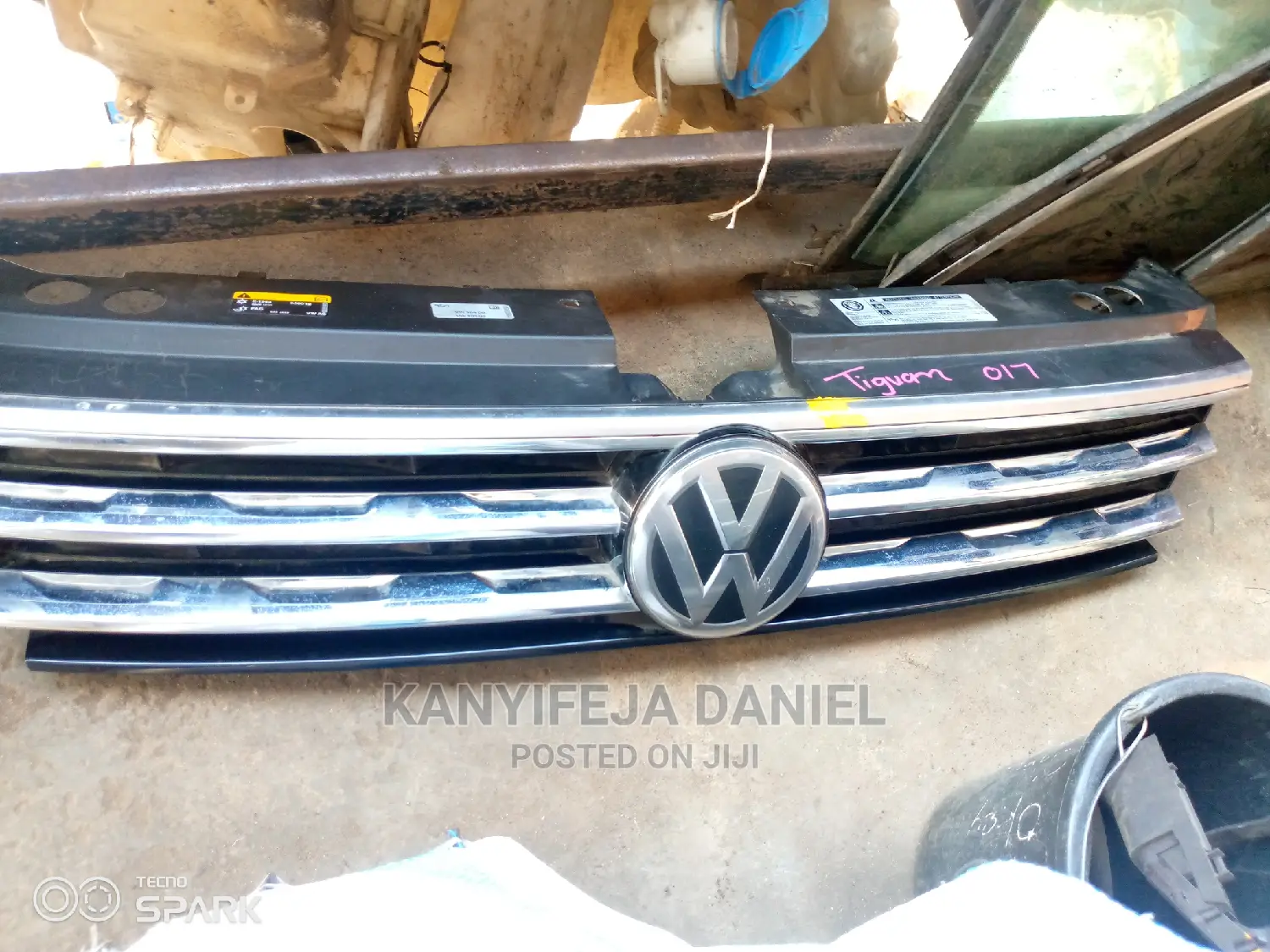 Front Grill Volkswagen Tiguan 2017