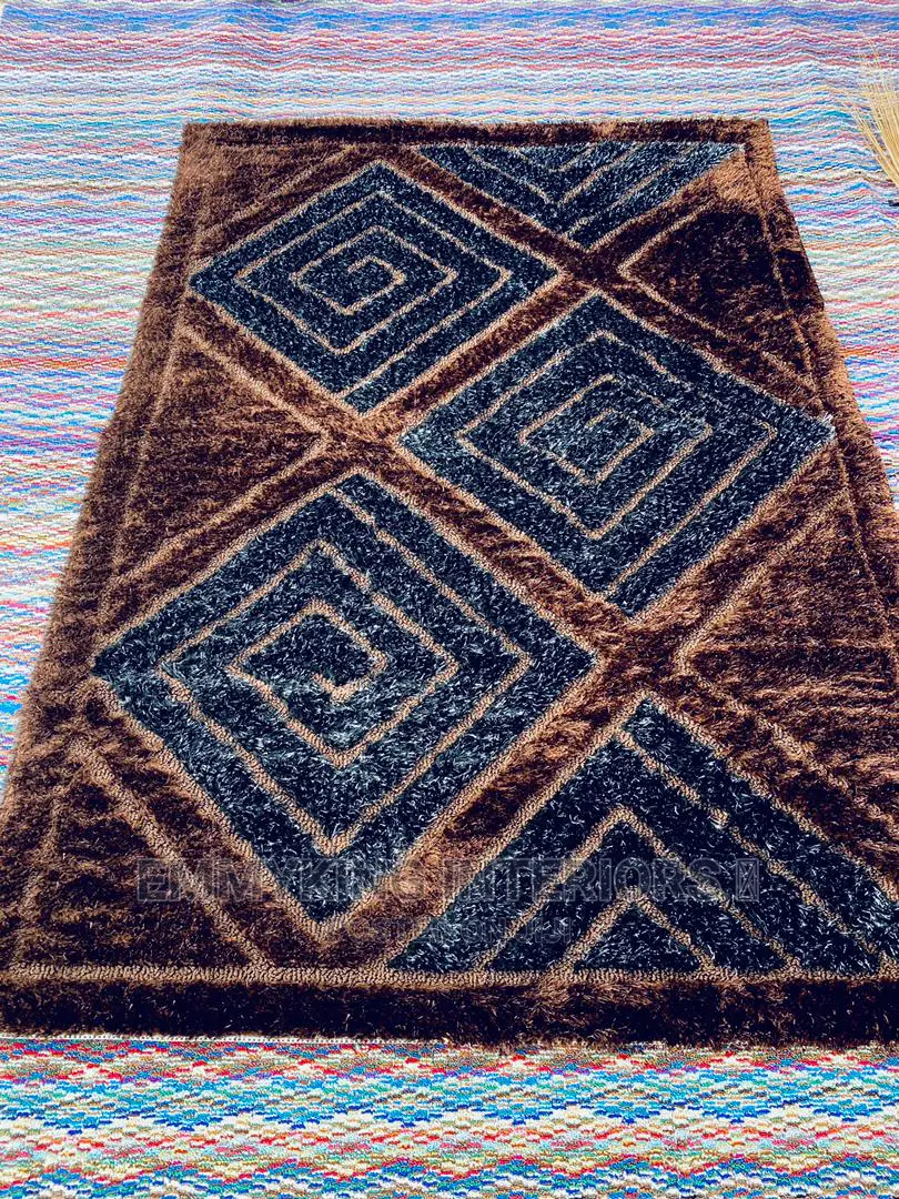 Luxury 4 by 6 Super Fluffy Living Room Center Rug.