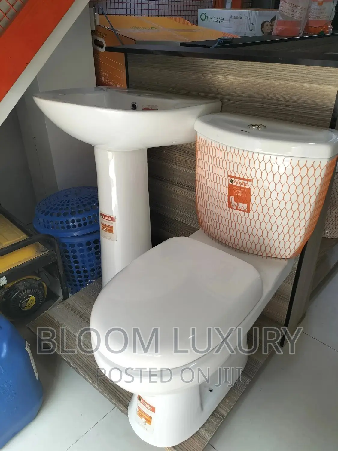 Mini Set Water Closet