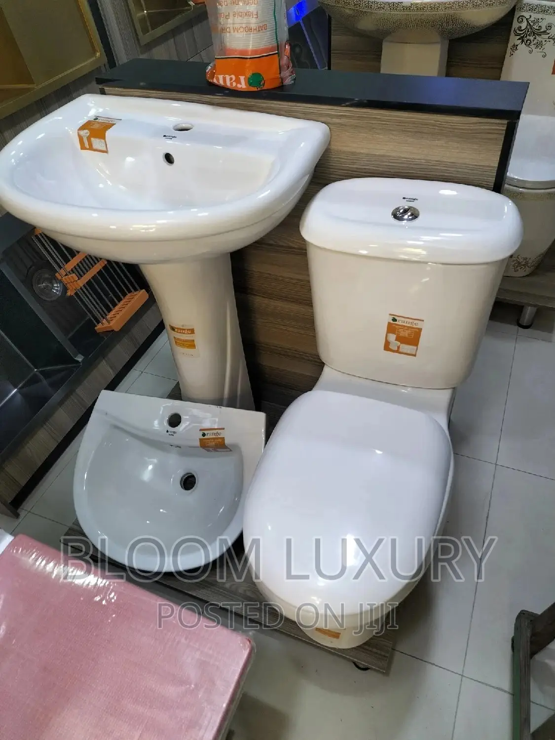 Mini Set Water Closet