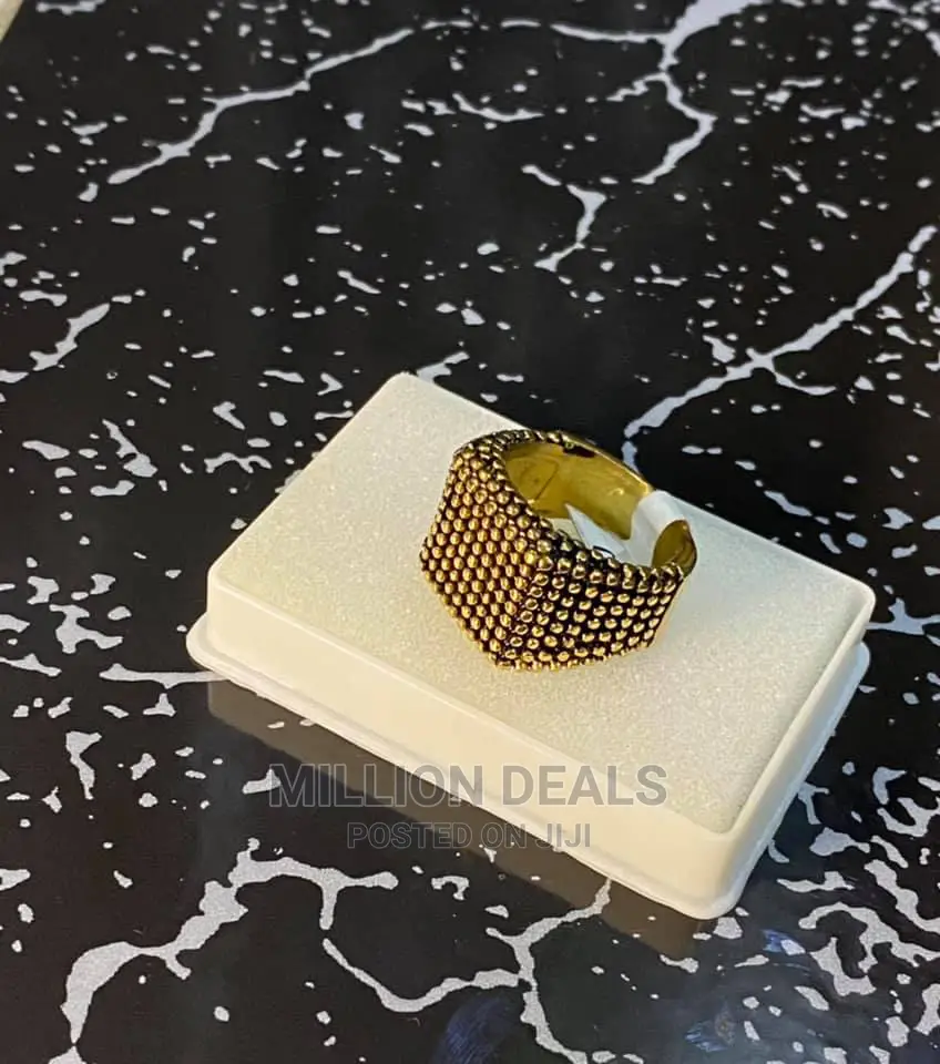 Simple Black Gold Men's Fashion Ring