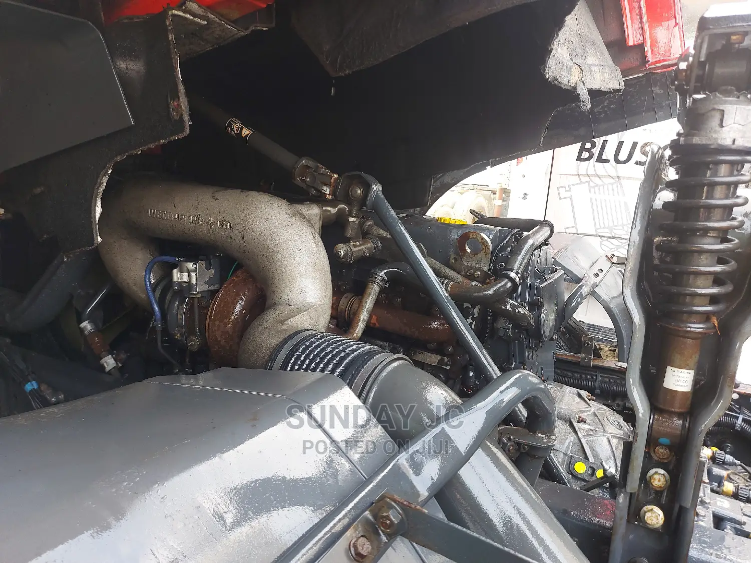New Arrival IVECO STRALIS Six Tyrs Head Truck Superb Engine
