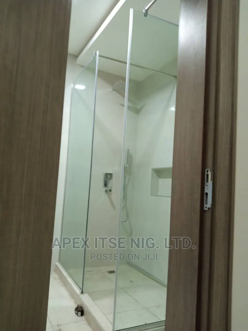 Doorless Shower Cubicles