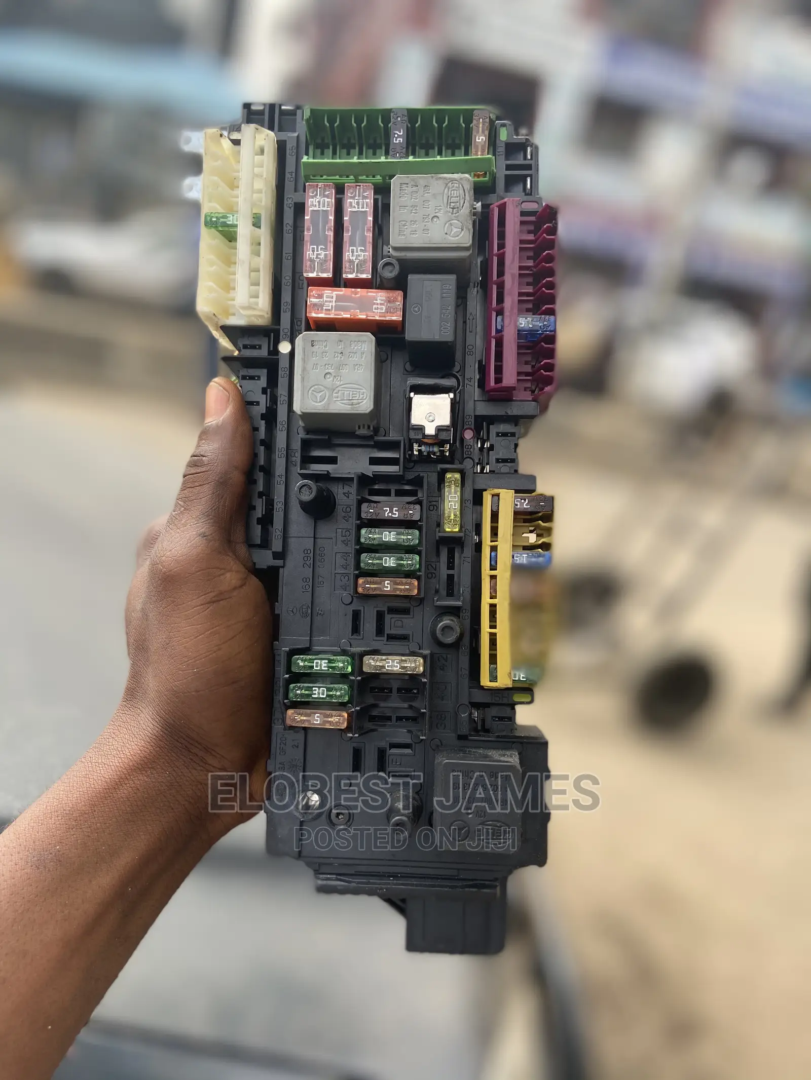 Mercedes Benz C Class C300 SAM Control Unit Module Fuse Box