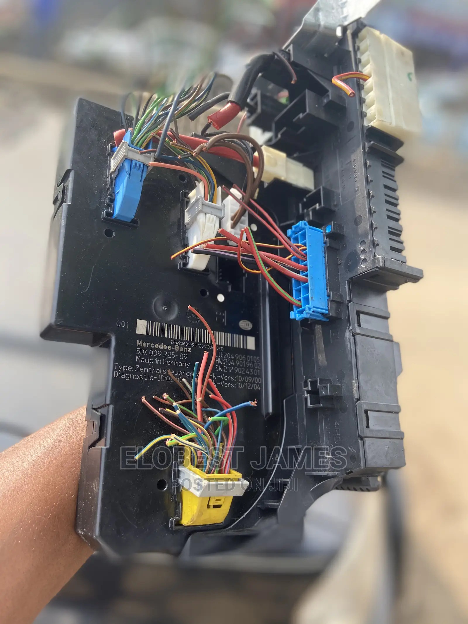 Mercedes Benz C Class C300 SAM Control Unit Module Fuse Box