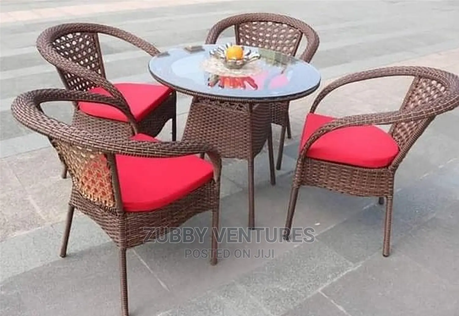 Exquisite Modern Quality Kim's Glass Top Table With Chairs