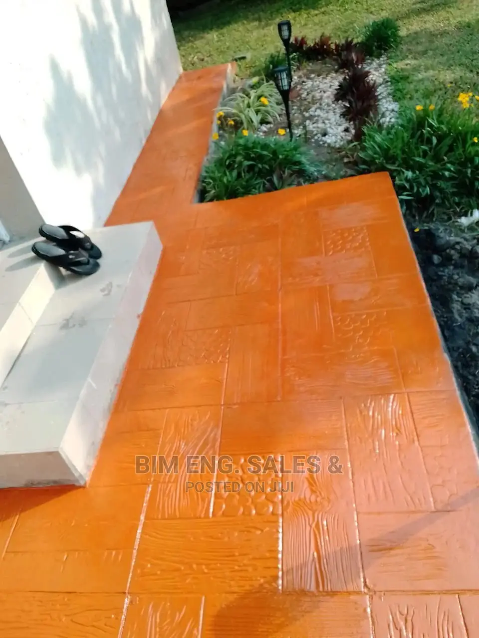 Walk Way Polish Paint Color Applied on Floors