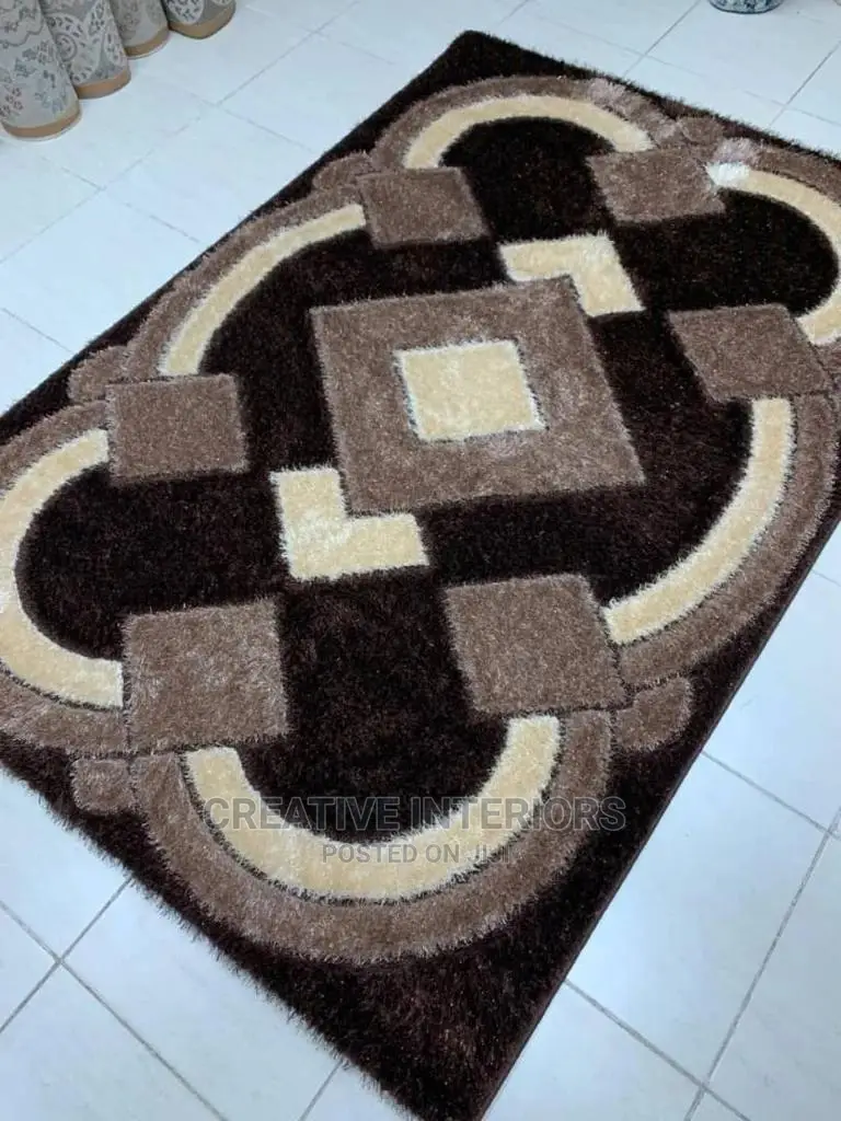 High Quality 4 by 6 Designer Fluffy Super Soft Center Rug.