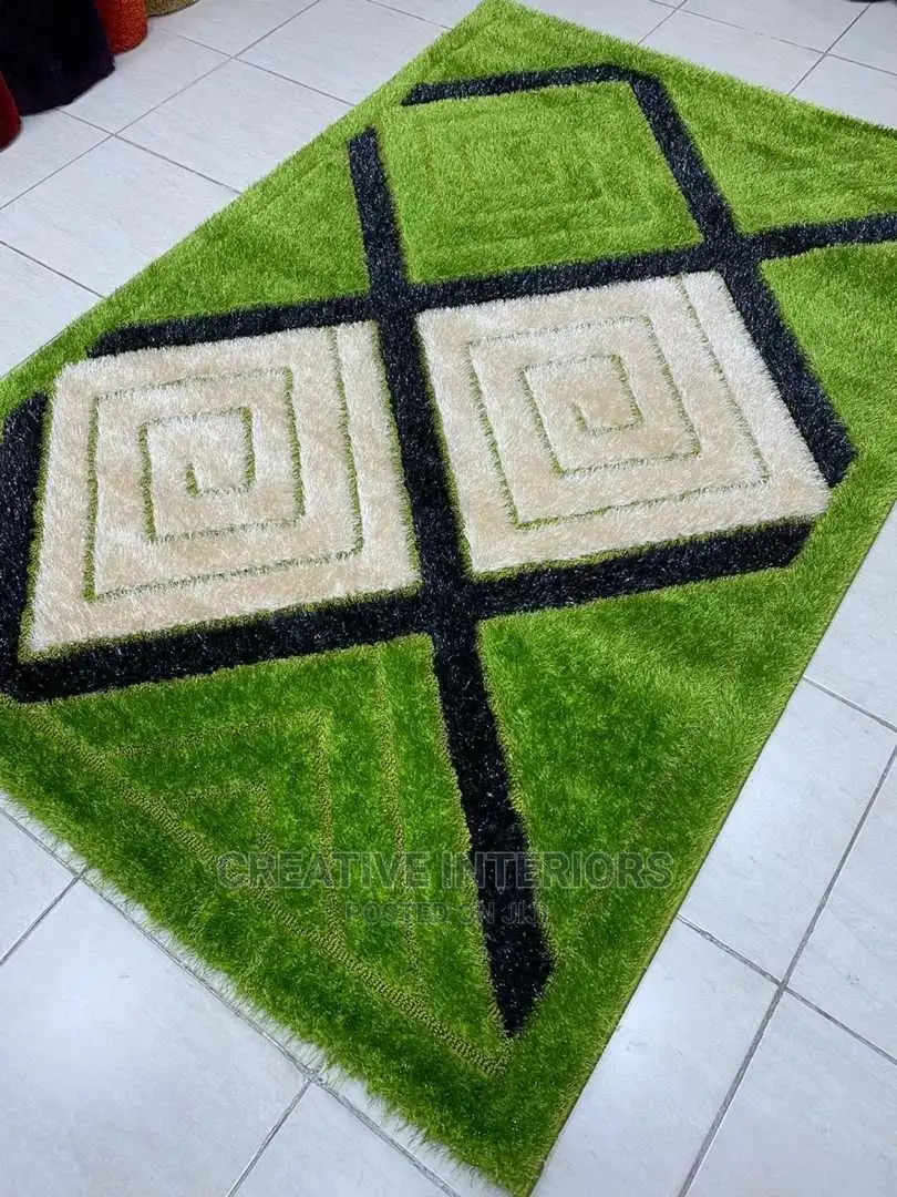 High Quality 4 by 6 Designer Fluffy Super Soft Center Rug.