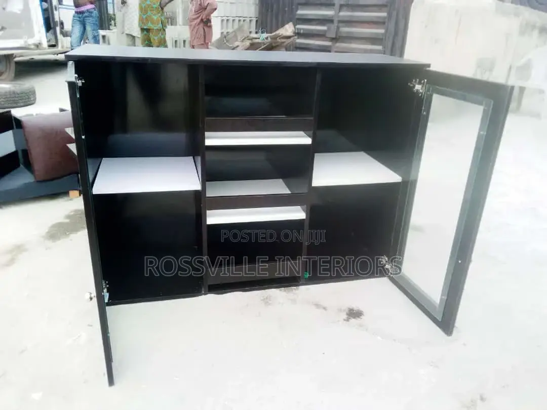 Kitchen Cabinets/Cupboards
