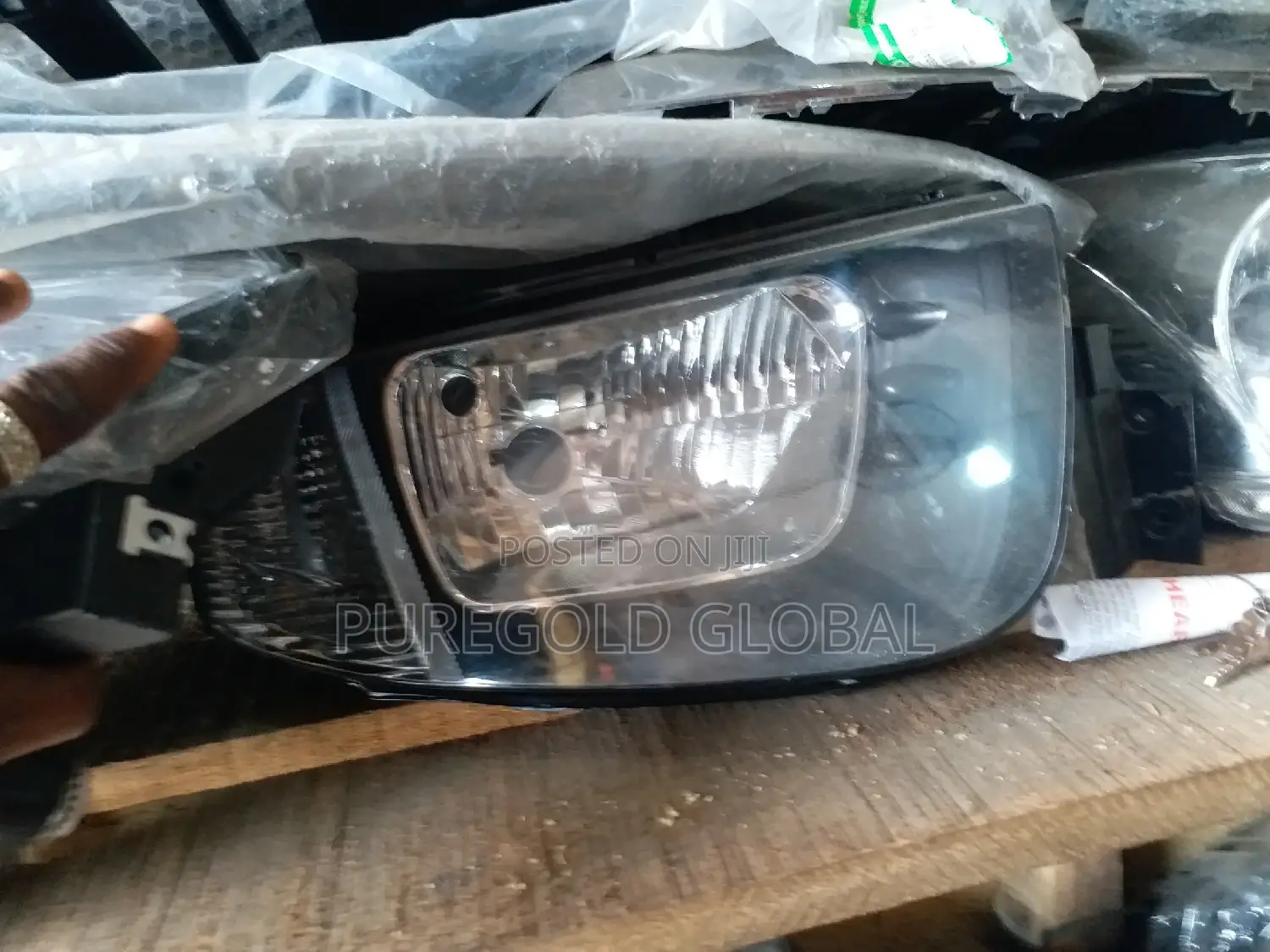 Headlamp for L200 2007 Model