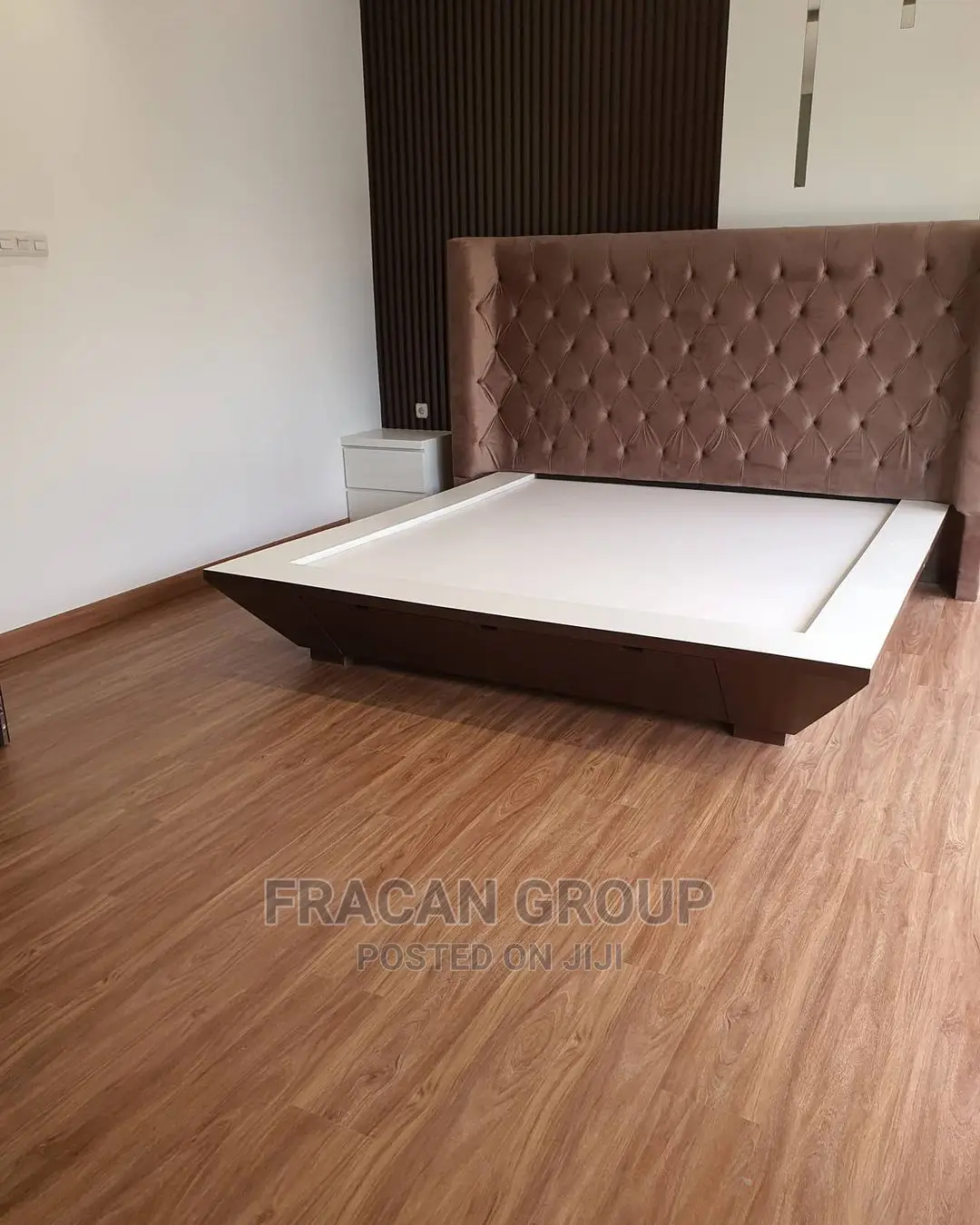Exquisitely Designed Vinyl PVC Wood-Like Floor.