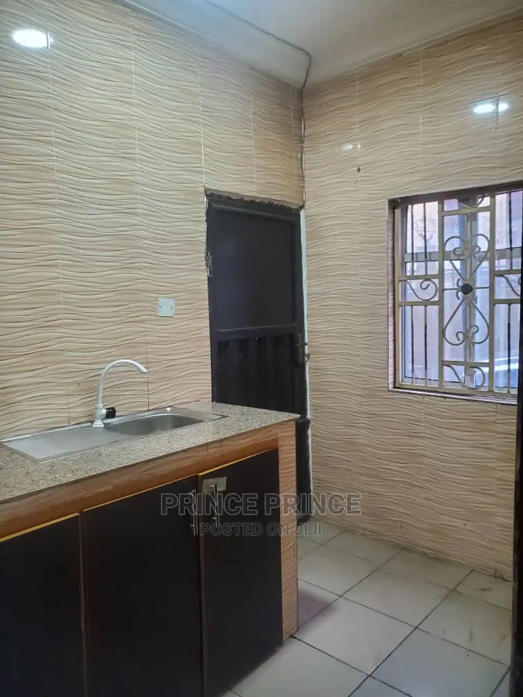 Furnished 2bdrm Block of Flats in Surulere for rent