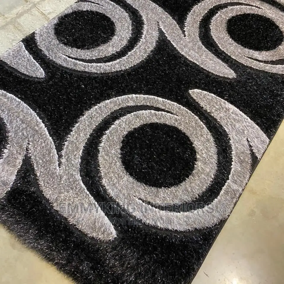 Quality Turkish Super Fluffy Center Rug.