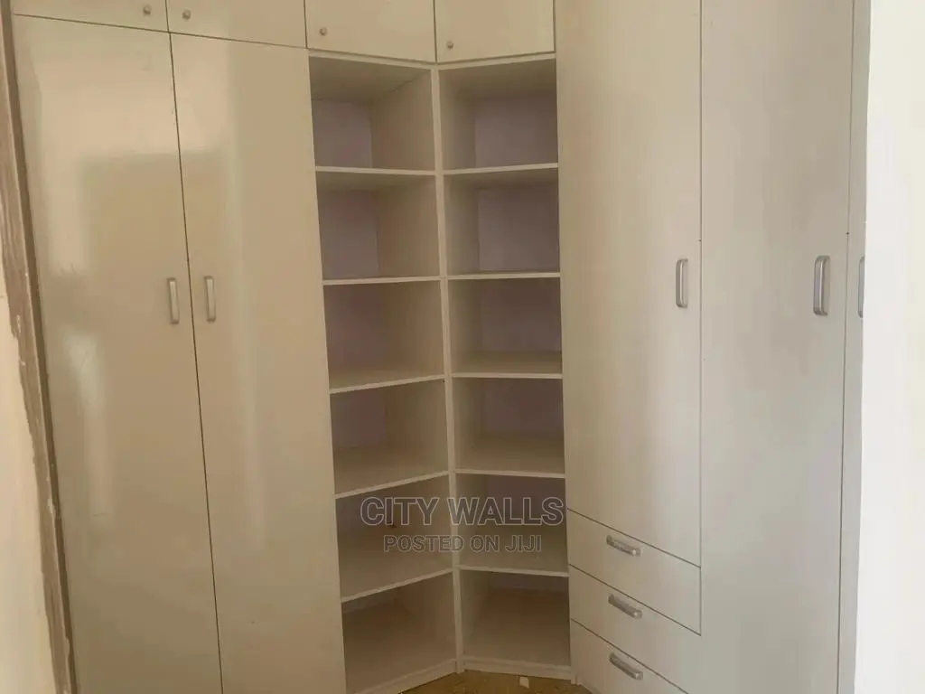 4bdrm Townhouse / Terrace in Victoria Crest, Chevron for rent