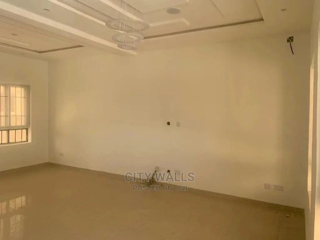 4bdrm Townhouse / Terrace in Victoria Crest, Chevron for rent