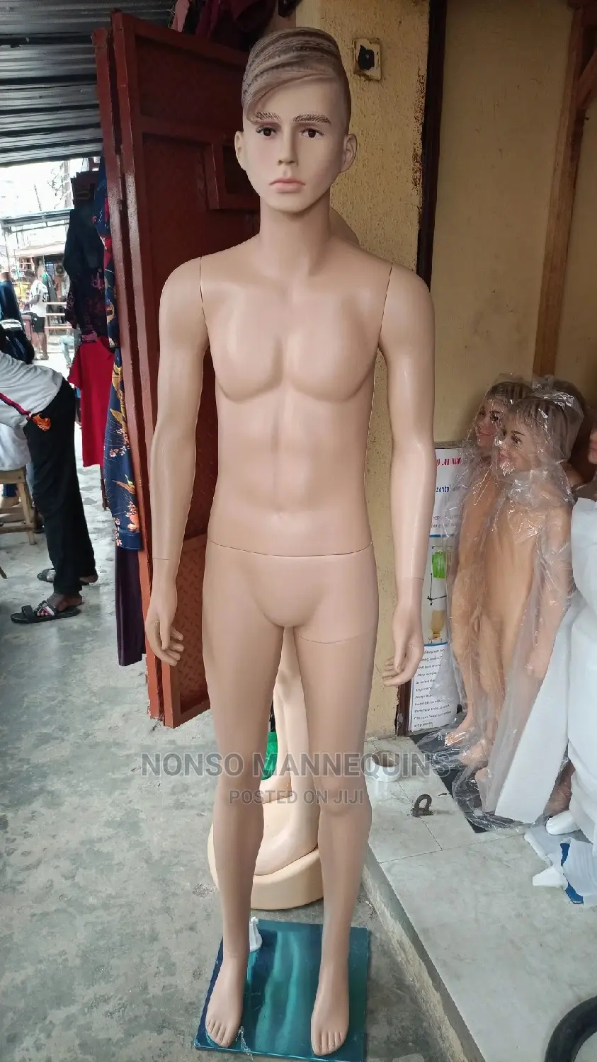 Cute Face Plastic Detachable Head Male Mannequin