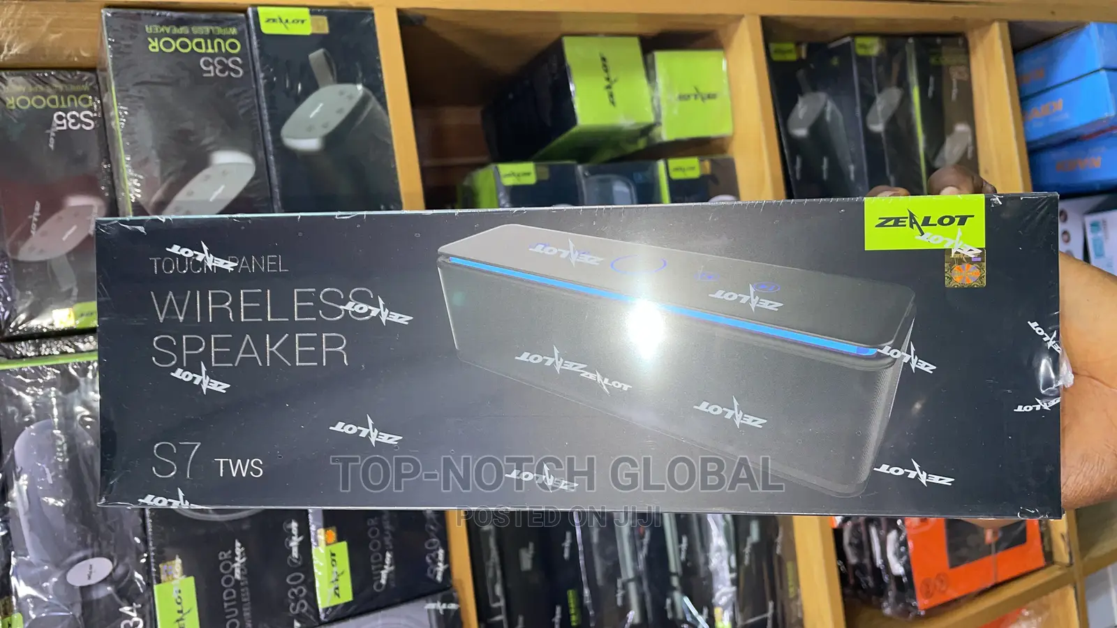 Zealot S7 Indoor / Outdoor Portable Bluetooth Speaker.
