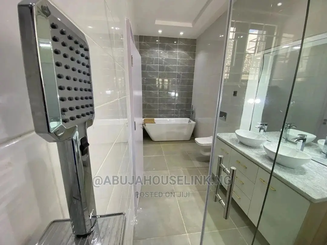 5bdrm Duplex in Efab Metropolis, Gwarinpa for sale