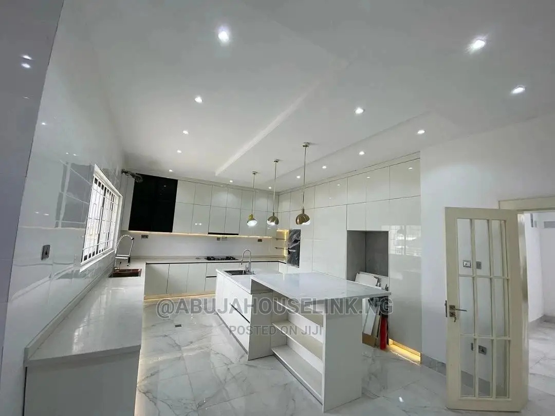5bdrm Duplex in Efab Metropolis, Gwarinpa for sale