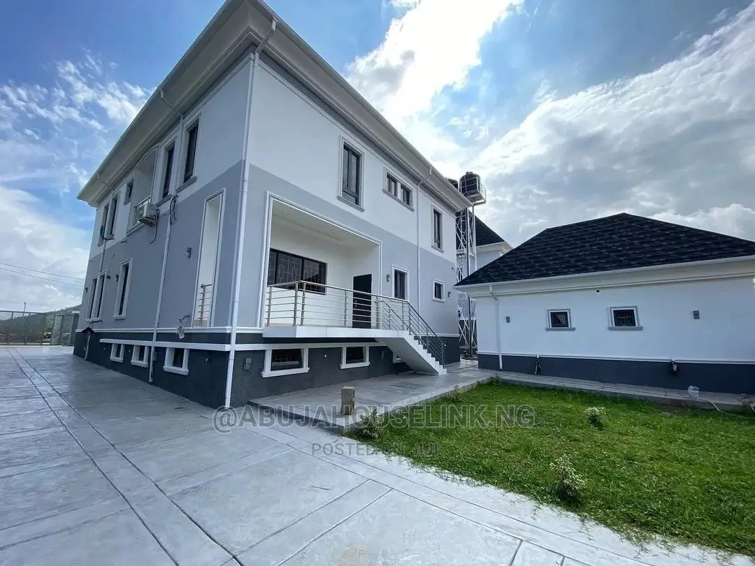 5bdrm Duplex in Efab Metropolis, Gwarinpa for sale