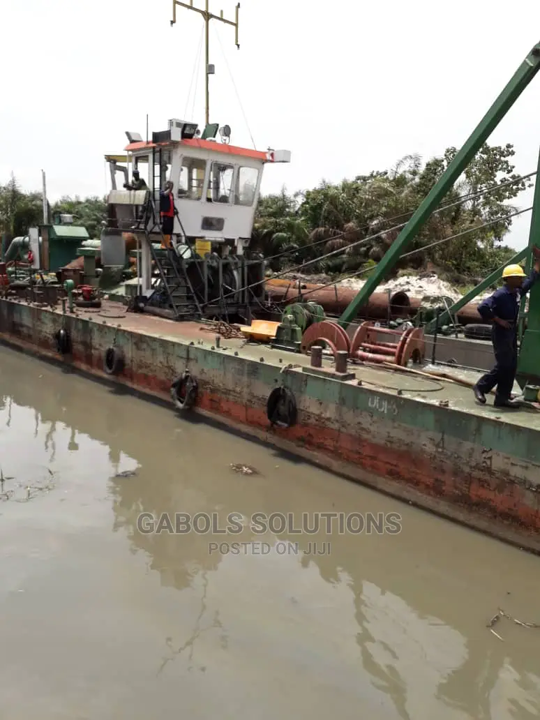 22/20" Dredger Available for Hire