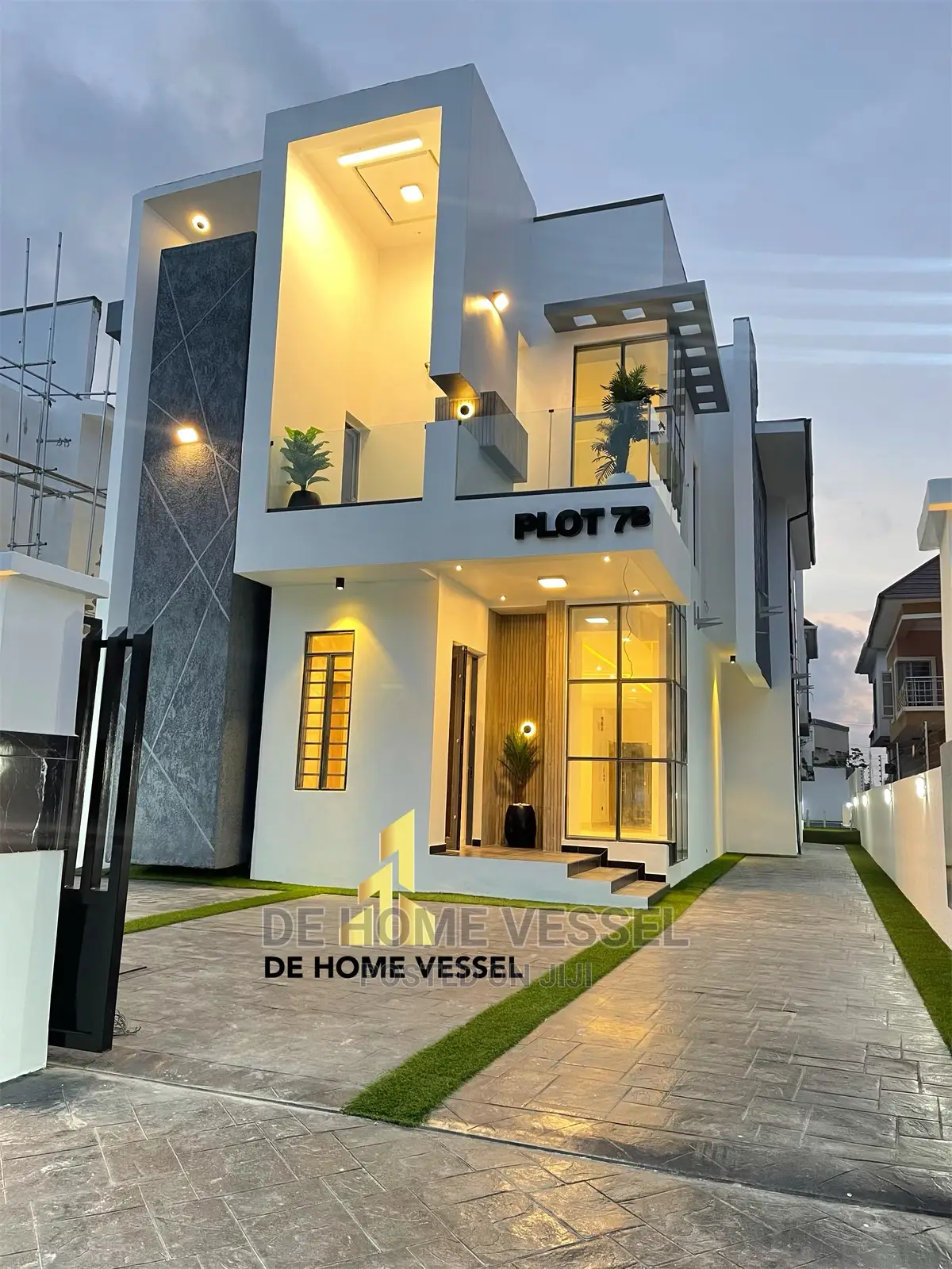 5bdrm Duplex in Lekki for Sale