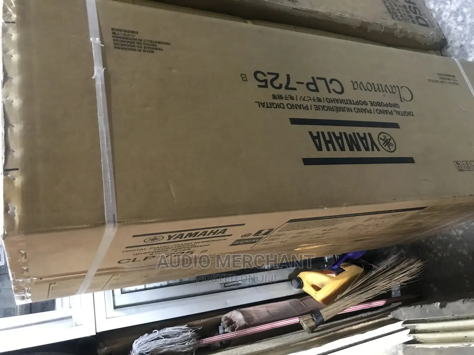 Yamaha Clavinova Digital Piano Clp-725