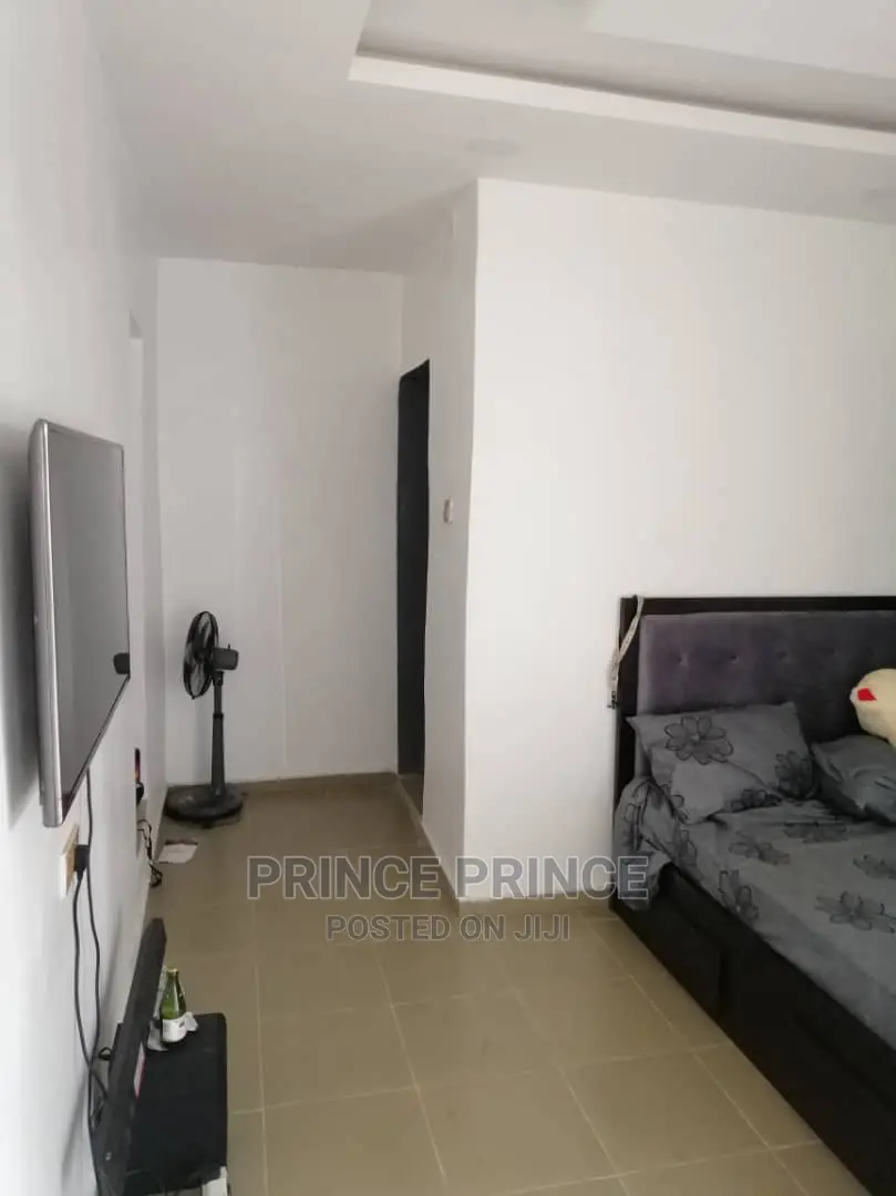 Furnished 2bdrm Block of Flats in Surulere for rent