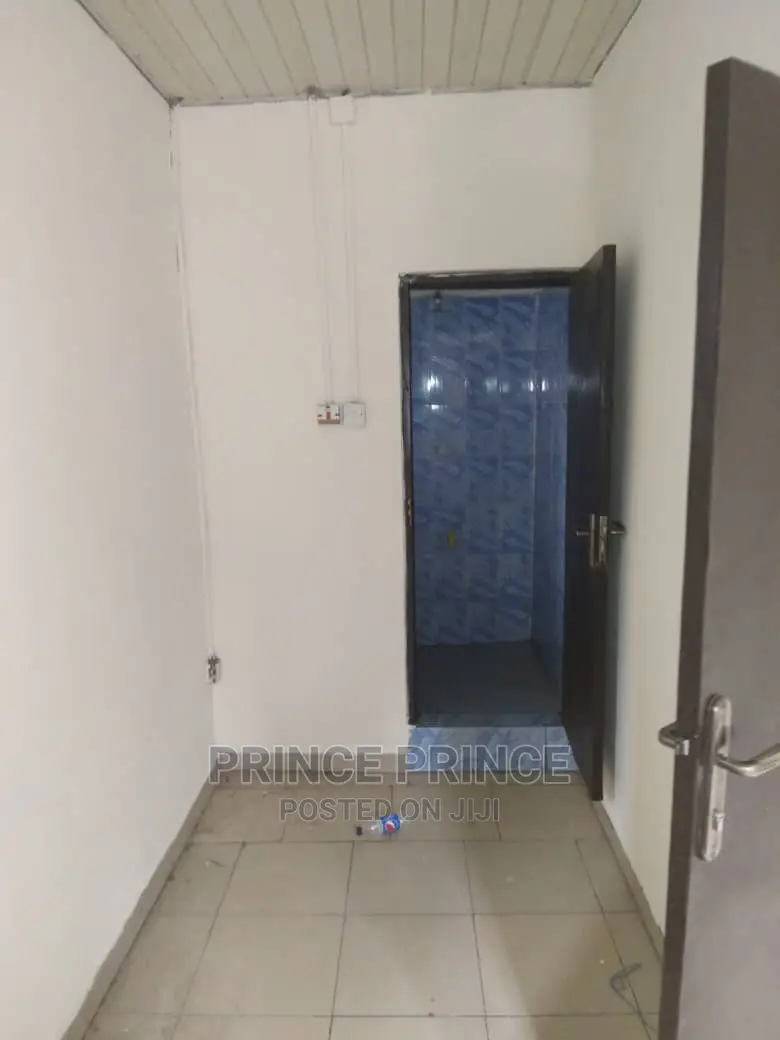 Furnished 2bdrm Block of Flats in Surulere for rent