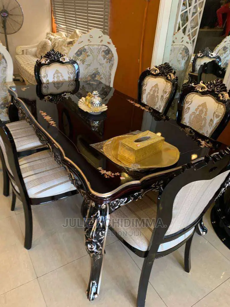 A Six Seaters Dinning Set