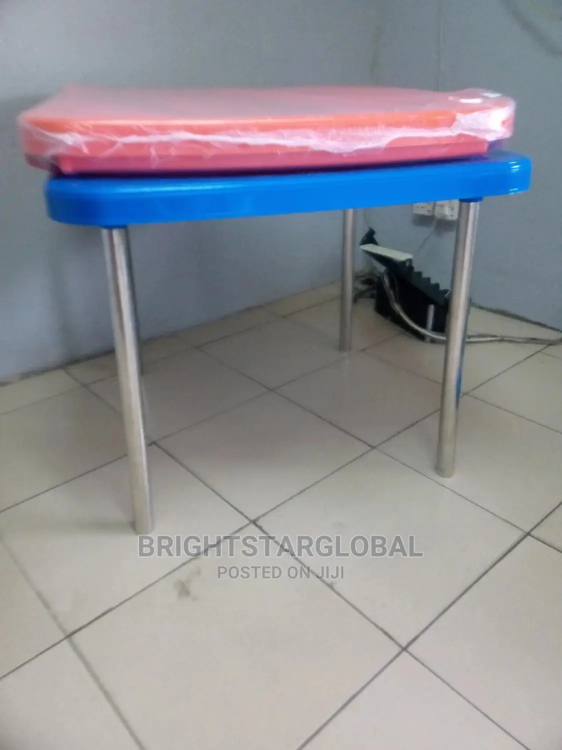 Plastic Top Iron Leg Tables(Wholesale Price)