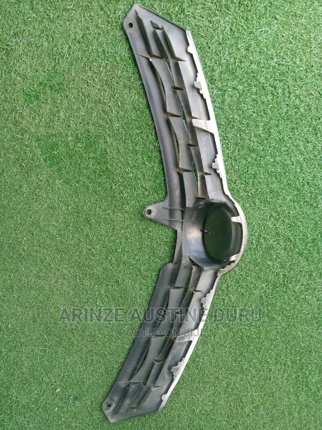 Front Grill Toyota Corolla 2015 Used.