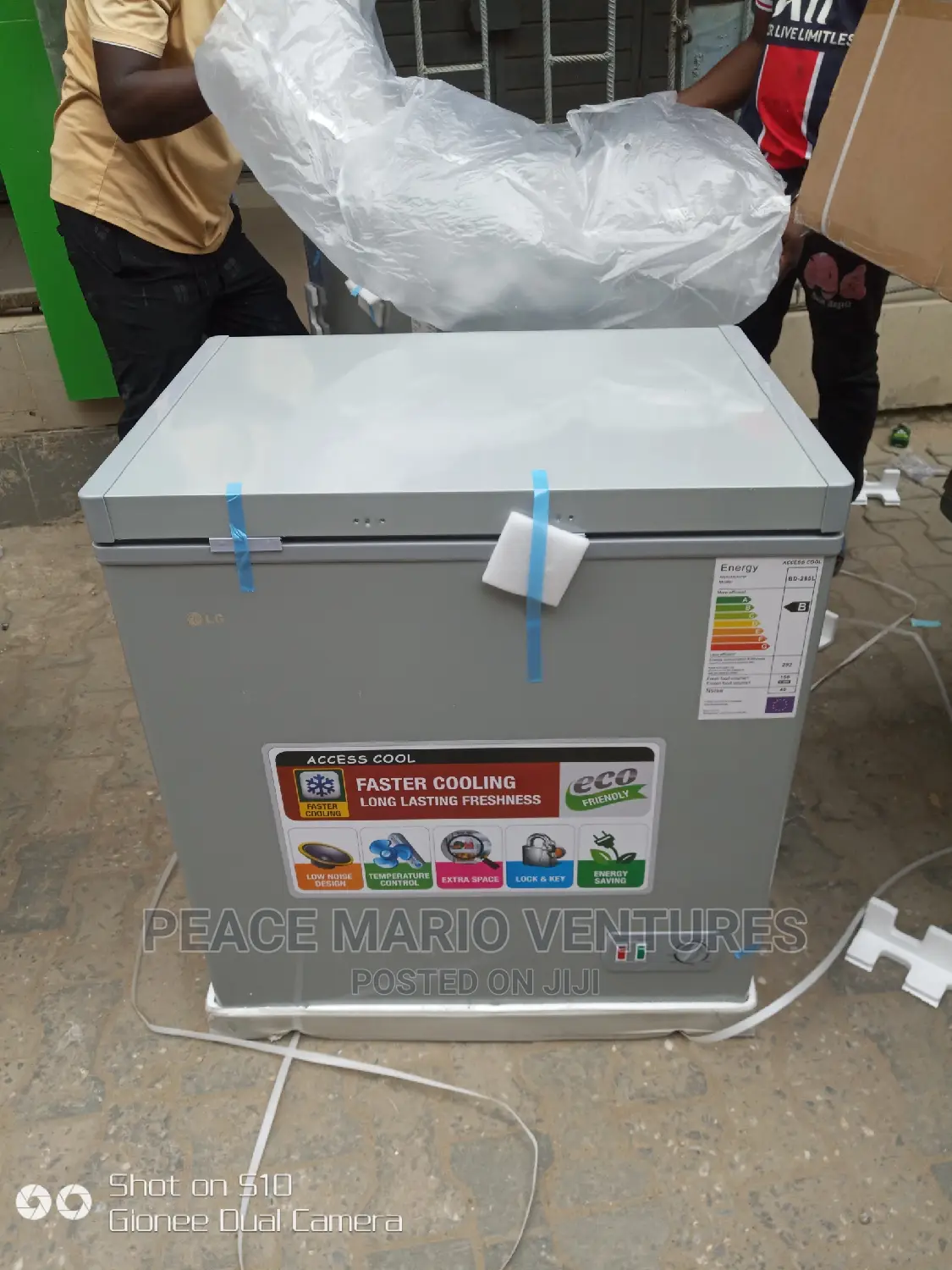 Lg Chest Freezer With Sliding Glass 190l