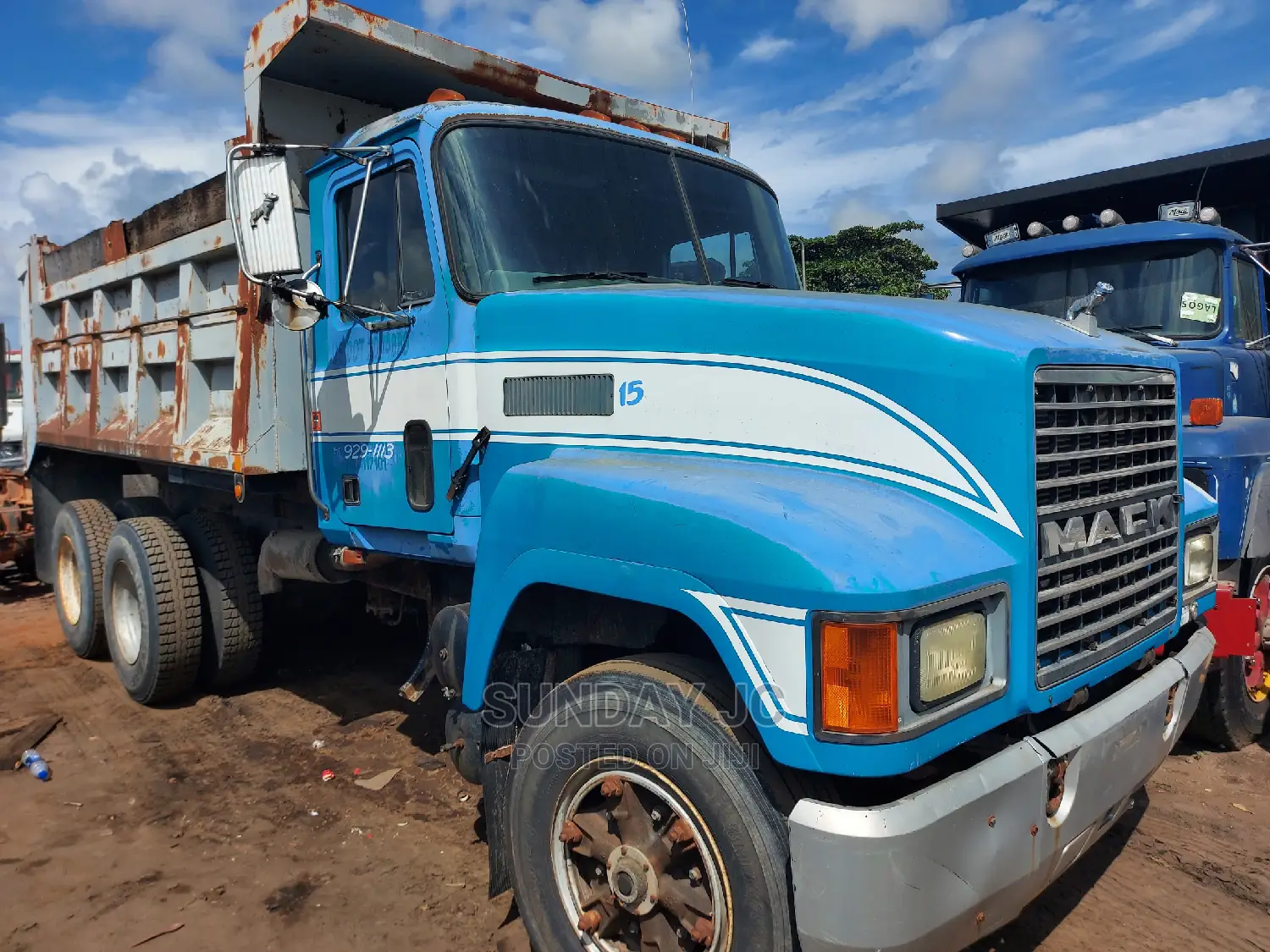 New Arrival CH Mack Ten Tyres Tipper Truck Manual Injector
