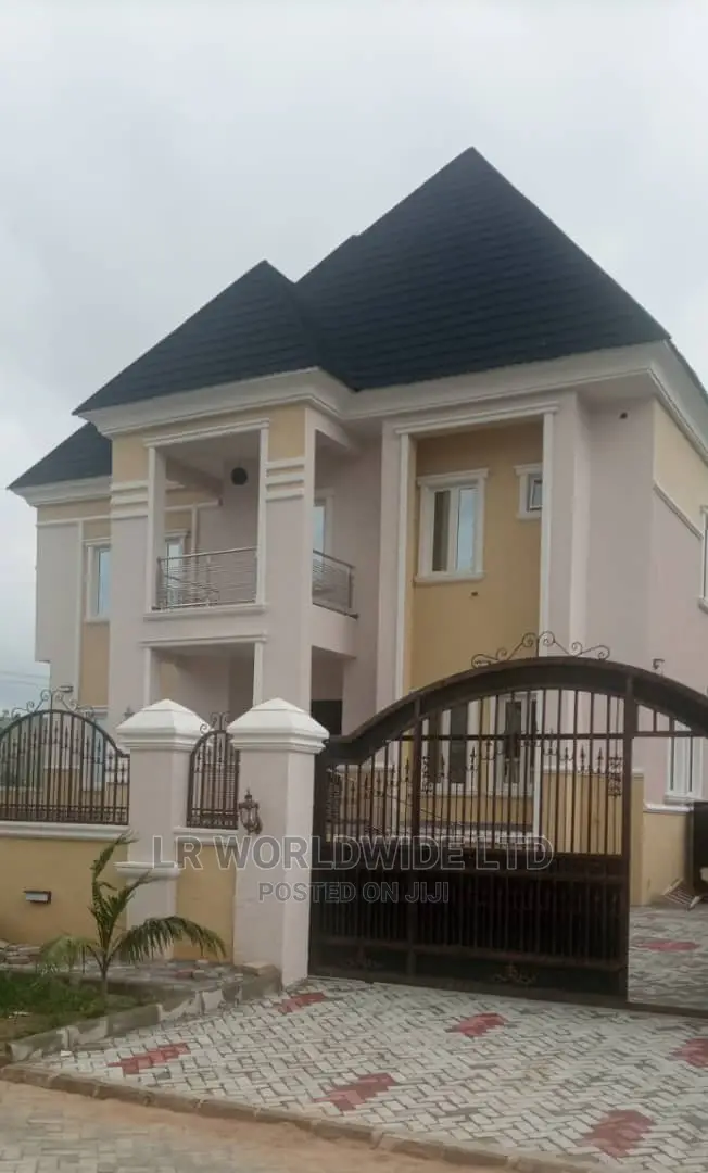 5bdrm Duplex in Efab Metropolis, Gwarinpa for sale