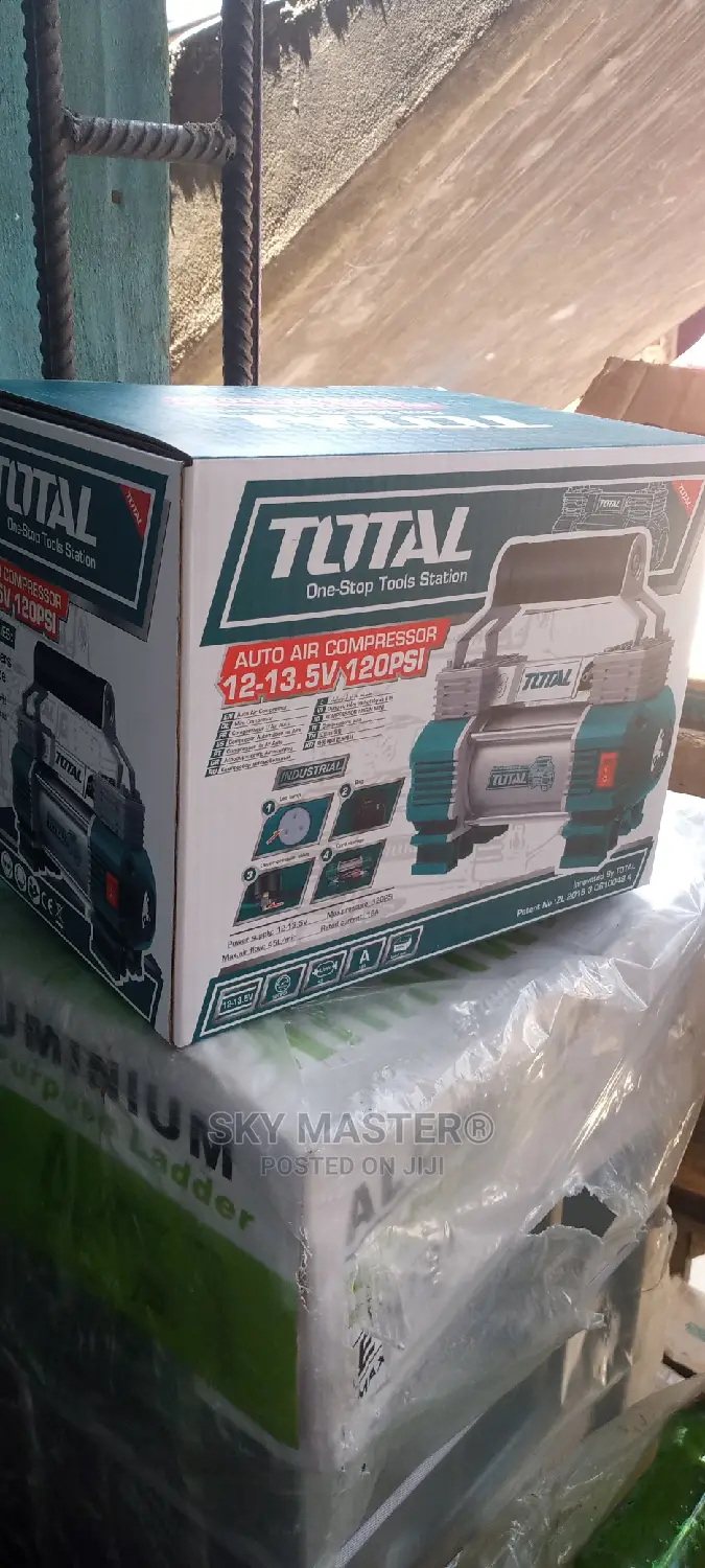 Auto Air Compressor / Tyer Pump