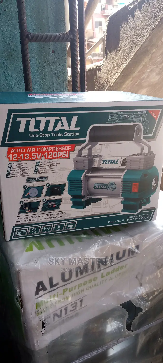 Auto Air Compressor / Tyer Pump