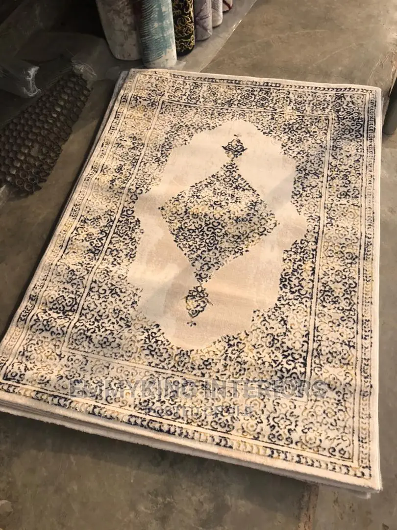Quality Velona Center Rug