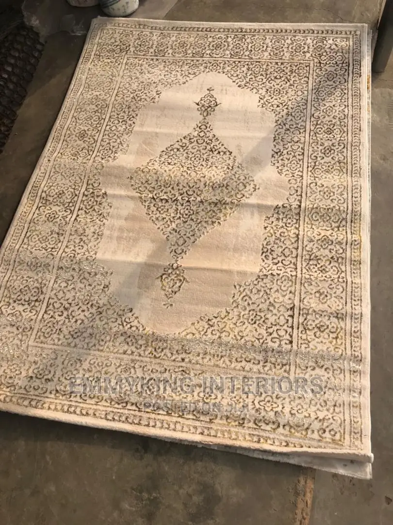 Quality Velona Center Rug