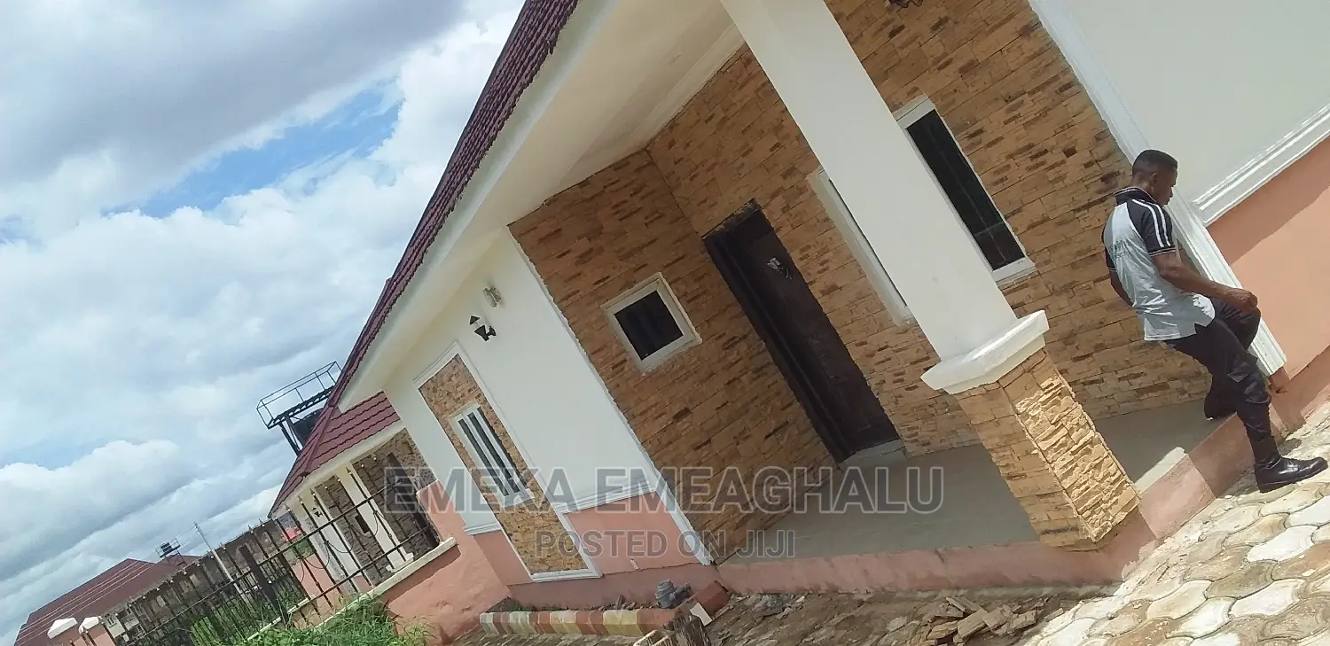 3bdrm Bungalow in Centinary City, Enugu for sale