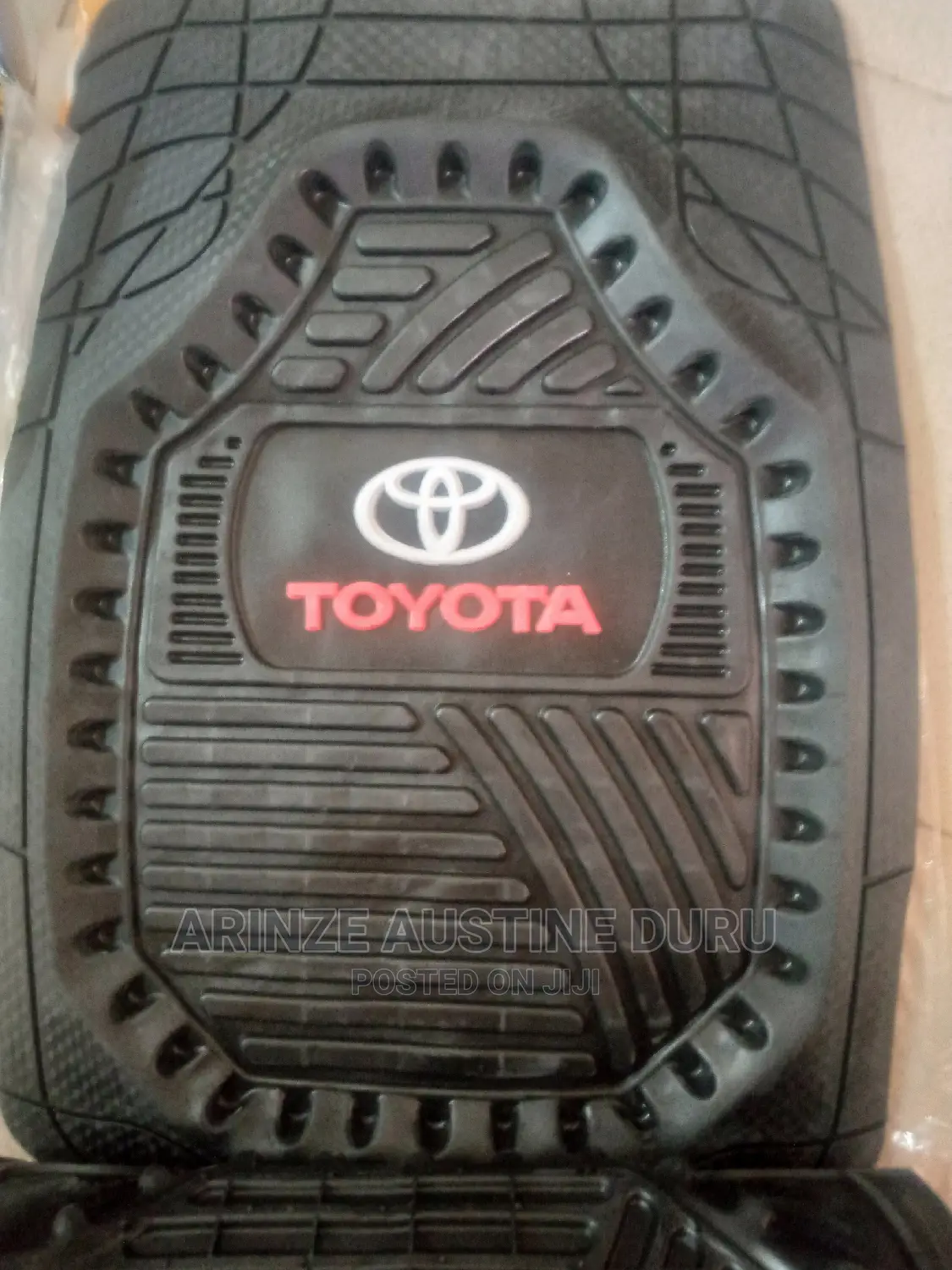 Toyota Curve Mat Black