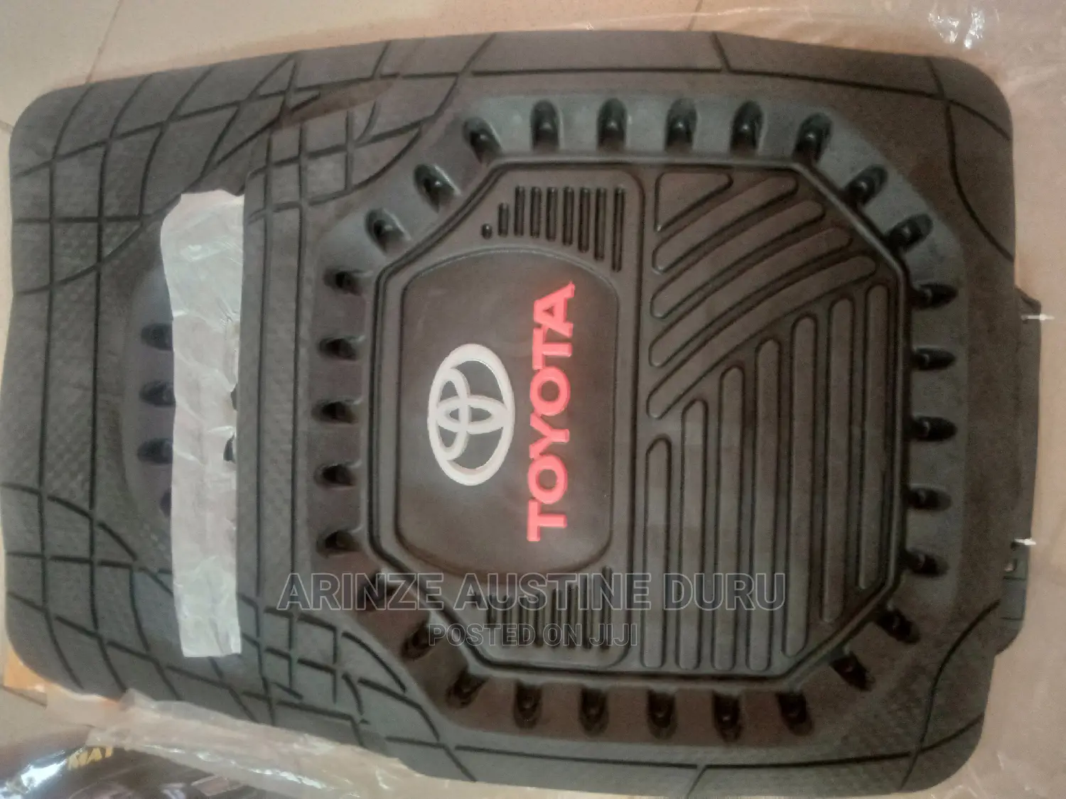 Toyota Curve Mat Black