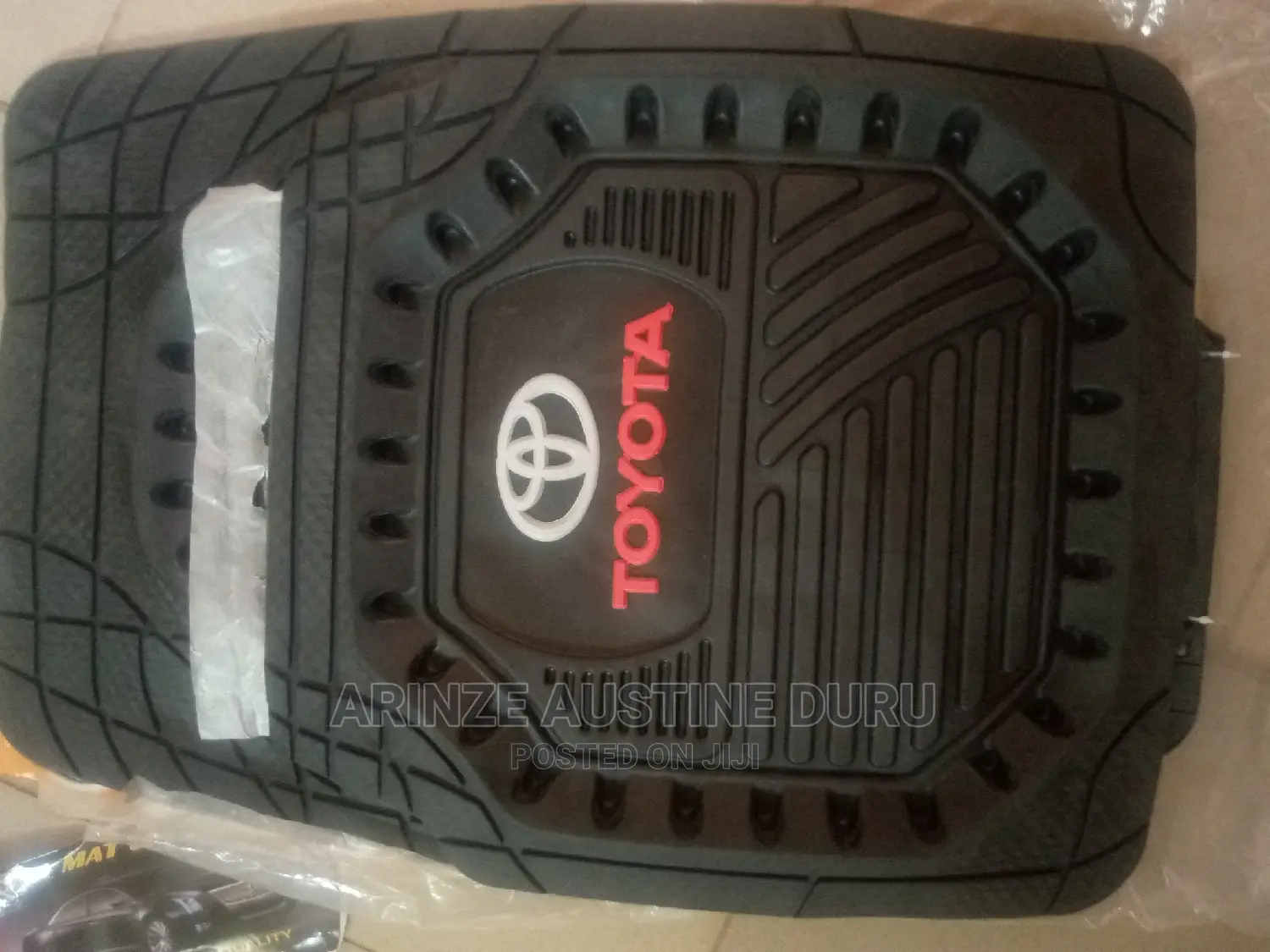 Toyota Curve Mat Black