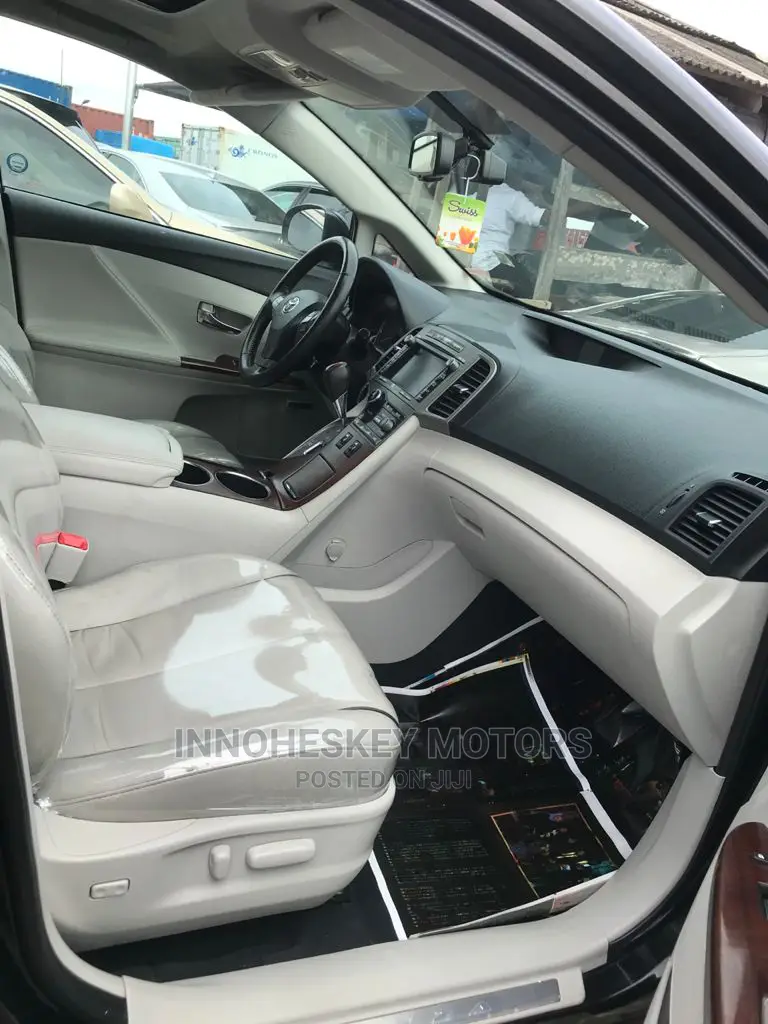 Toyota Venza V6 AWD 2010 Black