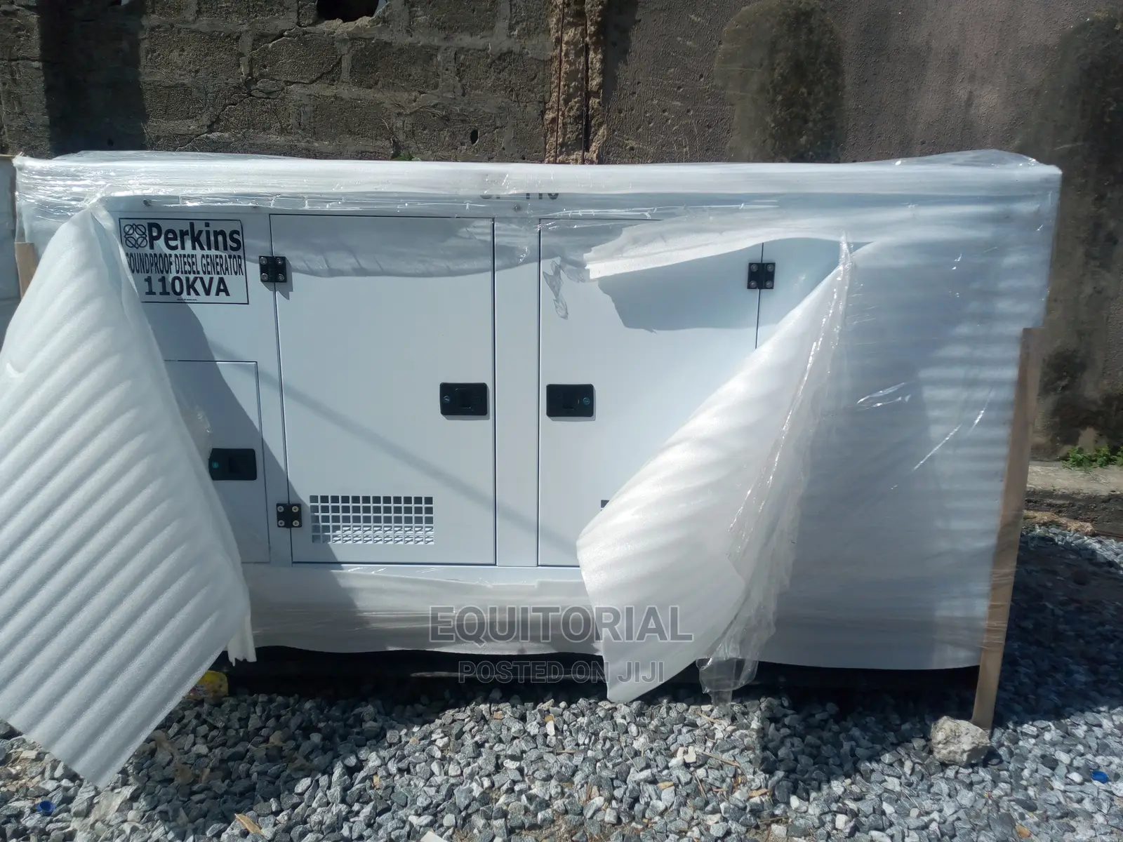 110kva Perkins Soundproof Engine Generator