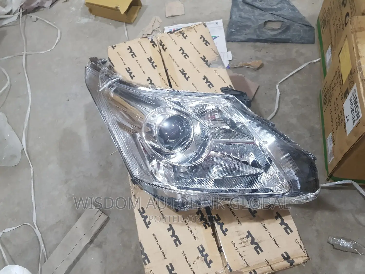 Headlights for Toyota Avensis 2008 to 2010 Model TYC